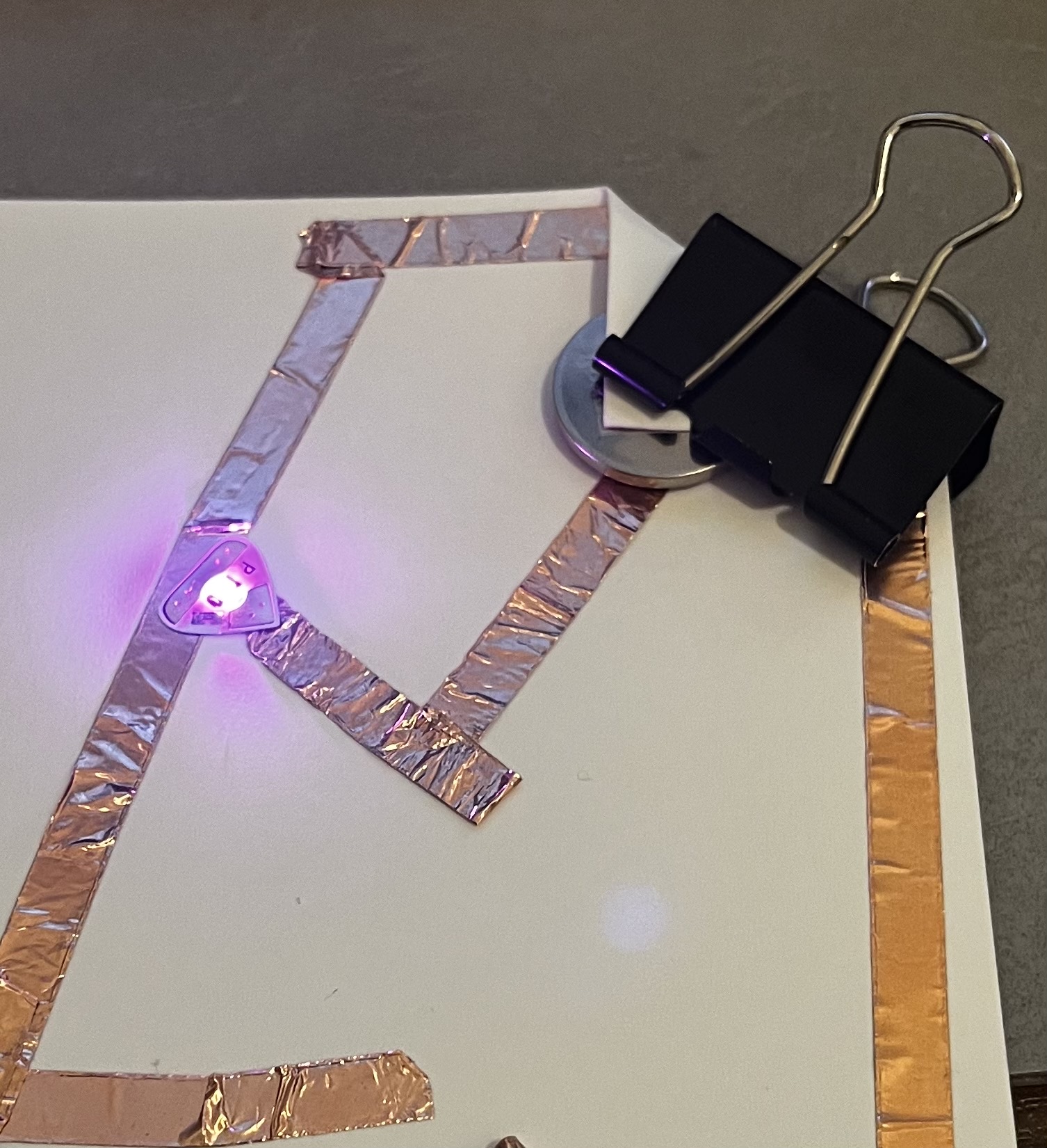 I used a clip to hold it, and the circuit works great