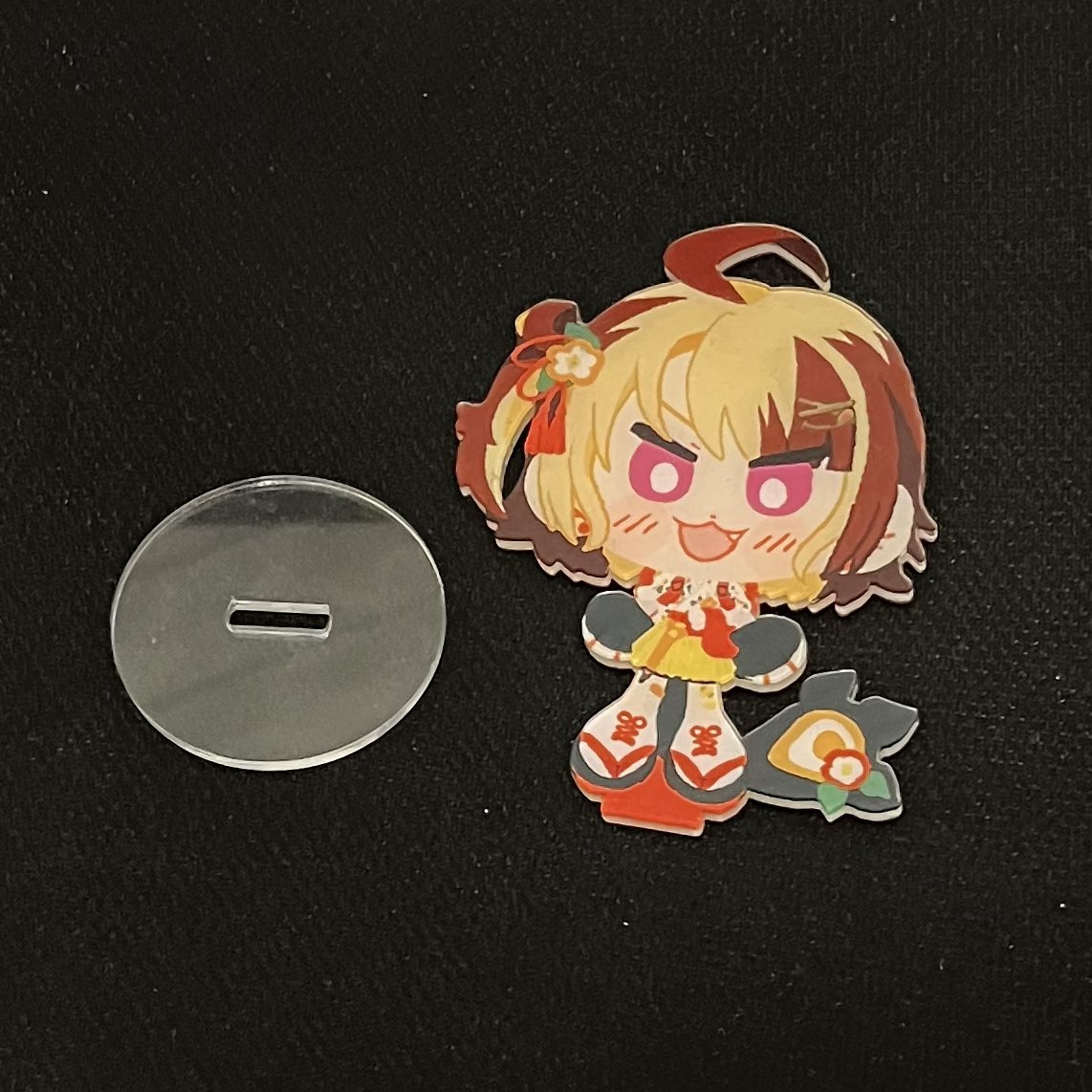 Acrylic standee when not inserted
