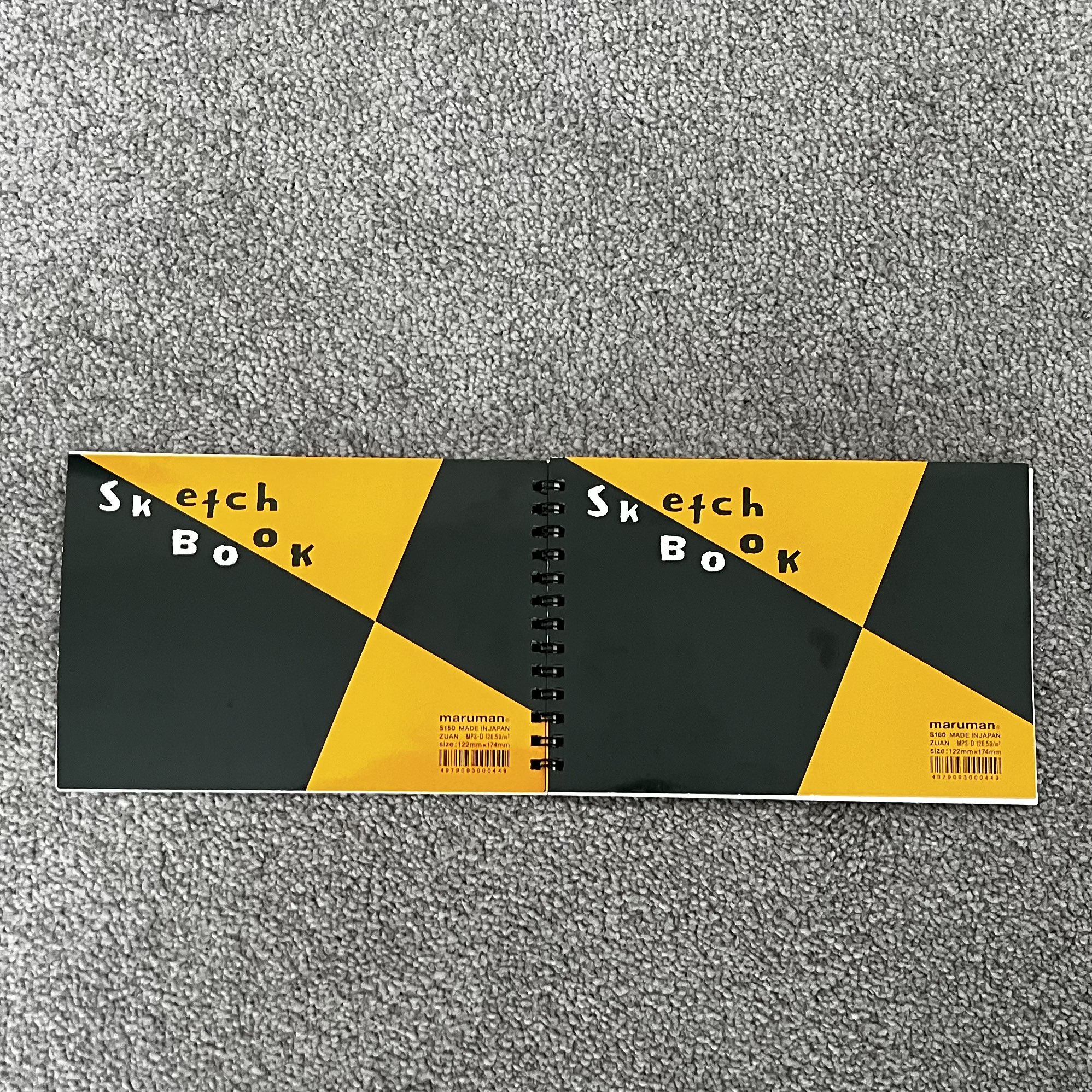 The back view to see both the covers