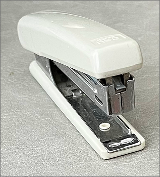 The 3/4 view photo of stapler